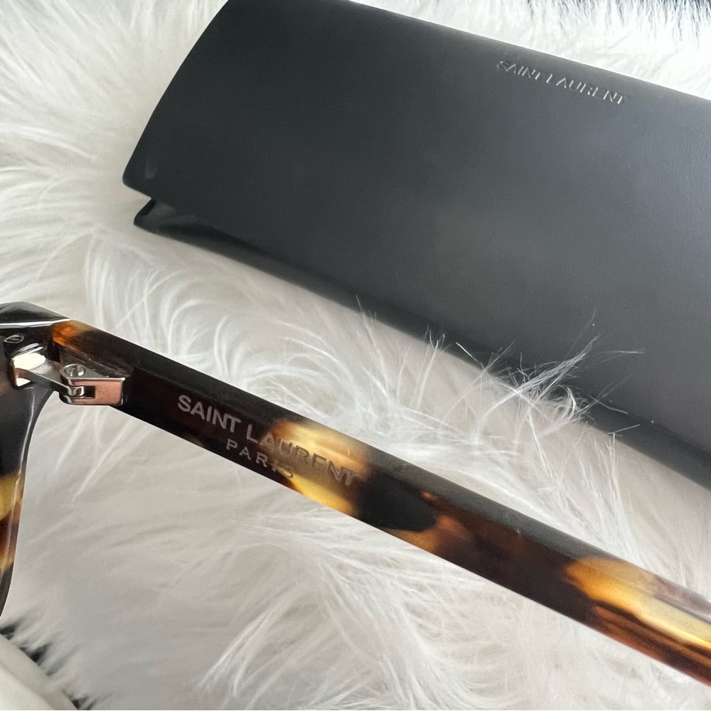 YSL sunglasses - Picture 5 of 6